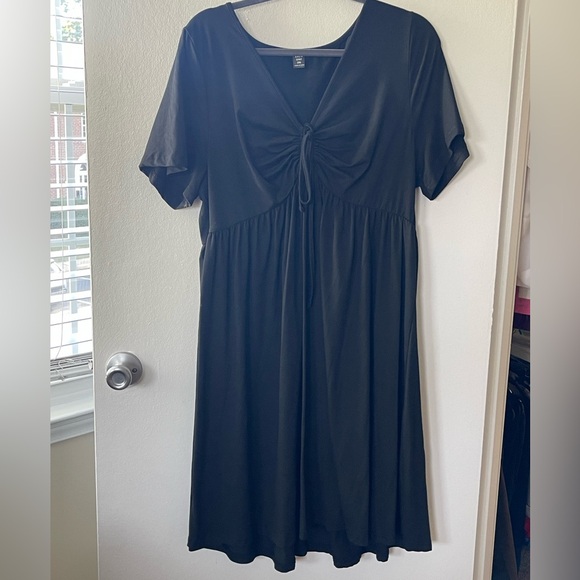 SHEIN Black V-Neck Ruched Empire Waist Dress - Picture 3 of 5